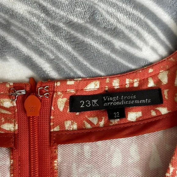 23 Vingt-Trois Arrondissements Dress - Picture 7 of 14